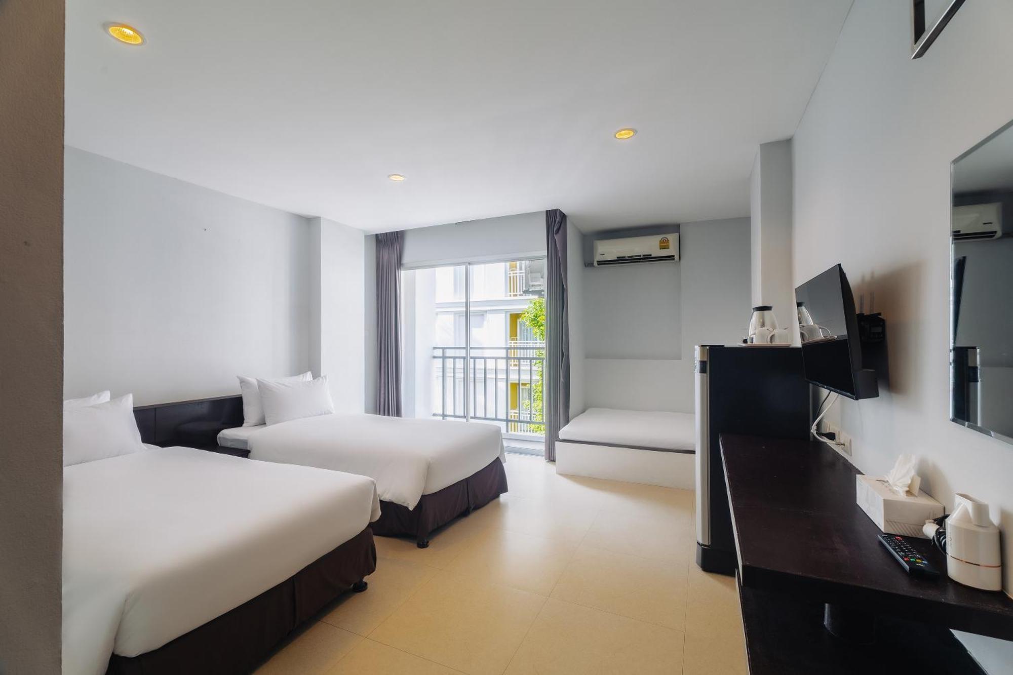 Di Yana Patong Hotel Luaran gambar