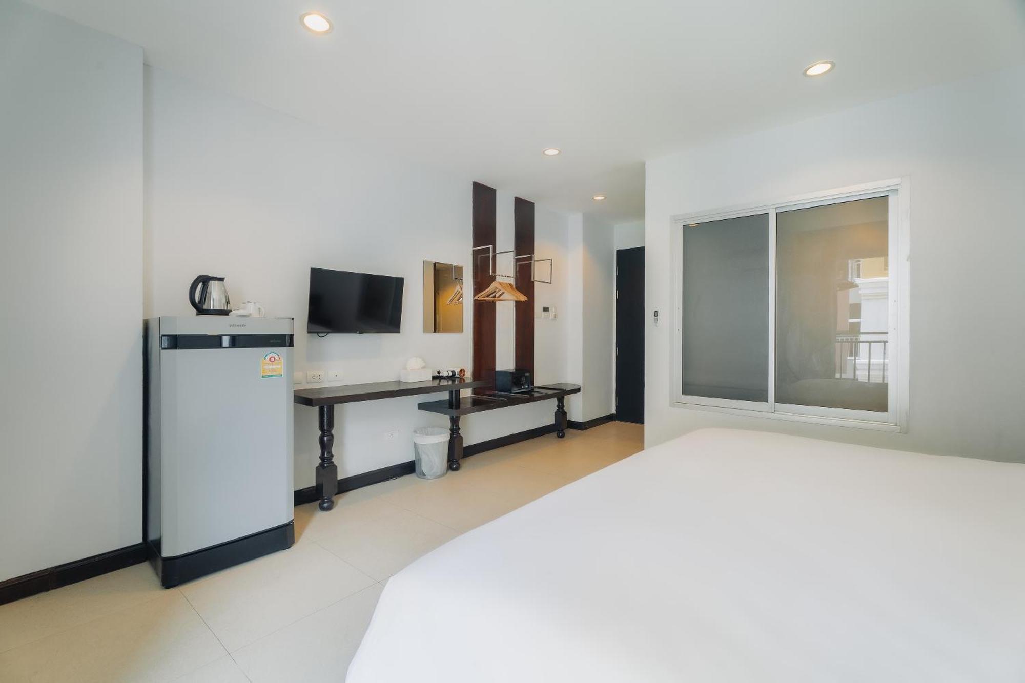 Di Yana Patong Hotel Luaran gambar