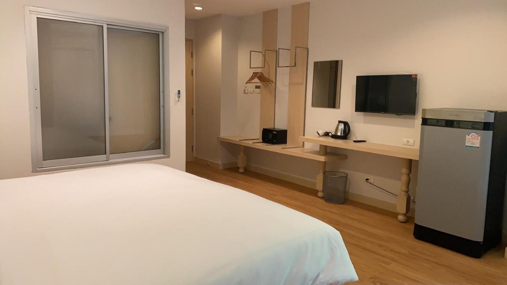 Di Yana Patong Hotel Luaran gambar